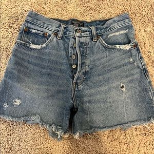 Abercrombie Curve love high rise mom short